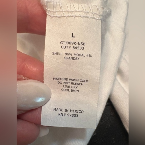 Green Envelope White Crew Neck Sweater Queen of the Court NWT size L SUPER SOFT - Picture 7 of 11